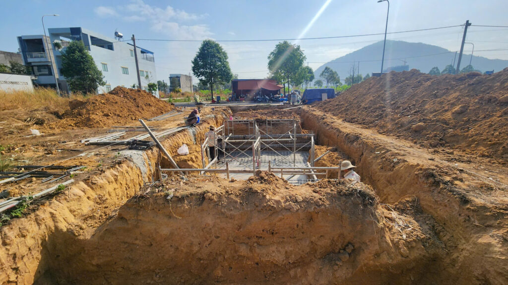 越南自地自建-挖地基1